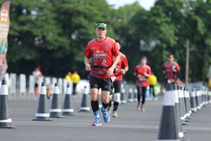 BIB: 03461
                            <button type="button" onclick="openModal(5247236)" class="btn btn-primary btn-sm float-right btn-popup" data-toggle="modal" data-target=".modal-high-quality">
                        <i class="fas fa-shopping-cart"></i> Add to Cart
                    </button>
                                            <button type="button" onclick="isThisMe(5247236, true)" class="btn btn-success btn-sm float-right btn-popup btn-isme hidden" data-toggle="tooltip" data-placement="bottom" title="นี่คือรูปของคุณใช่ไหม คลิกที่นี่เพื่อเอาเข้าอัลบั้ม">
                        <i class="fas fa-plus"></i> Add to album
                    </button>
                    <button type="button" onclick="isThisMe(5247236, false)" class="btn btn-warning btn-sm float-right btn-popup btn-isnotme hidden">
                        <i class="fas fa-ban"></i> Remove from album
                    </button>